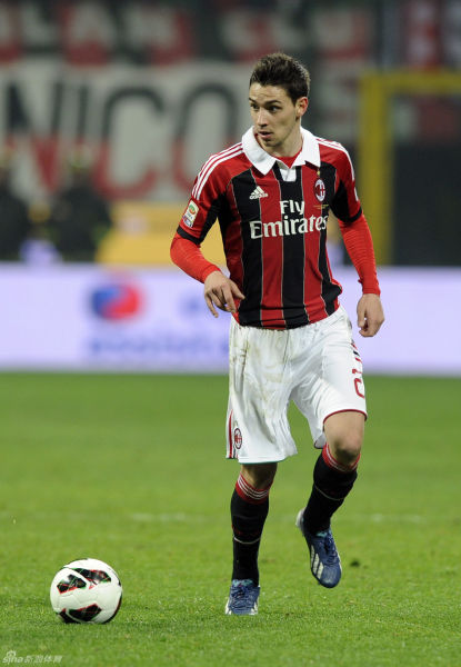 李嗣镕：如果算上进球的话，我的中超首秀能打7分左右（李嗣镕自评：若把进球算上，中超首秀可打约7分）