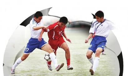 球星突破防线送出关键助攻