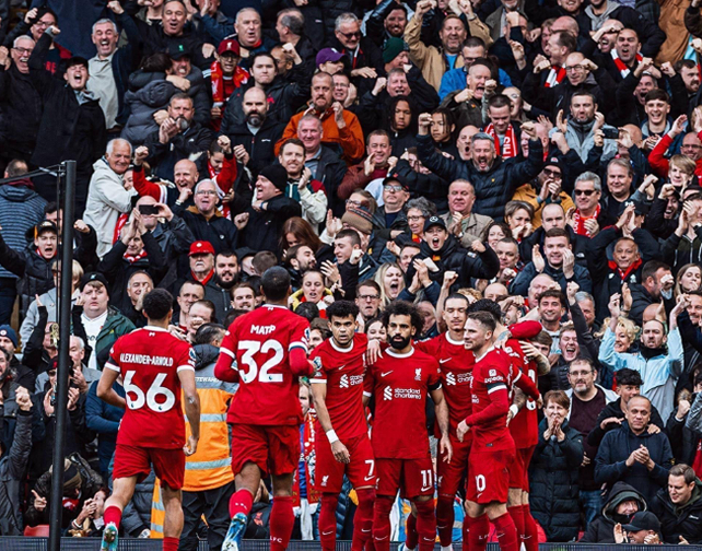 篮球湖人全队配合默契提升