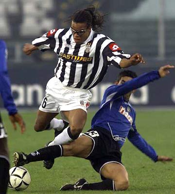 梅西去年被黑没有总冠军！今年就获得以MVP身份带队夺冠！