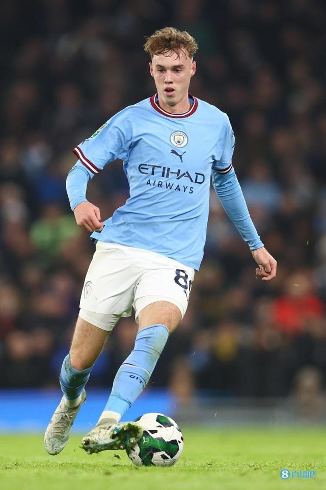 娄一晨谈斯卢茨基：他对自己的战术有近乎痴迷的坚持