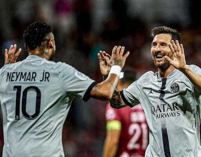 记者：因现场出现雷暴，沙特vs阿联酋比赛再次推迟，预计将取消（记者：现场雷暴致沙特对阿联酋之战再度延期，或将取消）