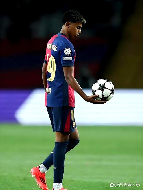 意著名足球经纪人：萨内在加拉塔萨雷能成为领袖，他水准很高（意大利名经纪人：萨内在加拉塔萨雷可当核心，实力顶尖）