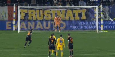 意甲半场：贝尔加利、科伦坡破门，热那亚1-1维罗纳（意甲半场战报：贝尔加利科伦坡各入一球，热那亚暂1-1维罗纳）