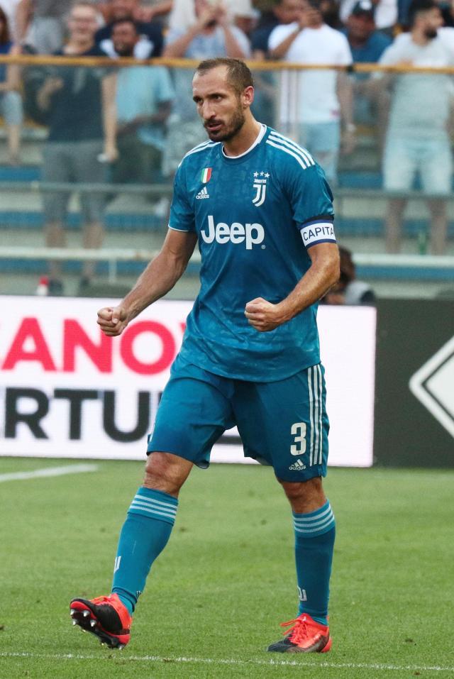 TA：伊萨克疑似小腿受伤，接受检查后再确定伤情及缺阵时长（TA：伊萨克疑似小腿受伤，检查后确认伤情与缺阵时间）