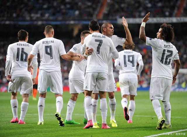 梅西以两次助攻助国际迈阿密首度称霸全美，引发海外球迷热议