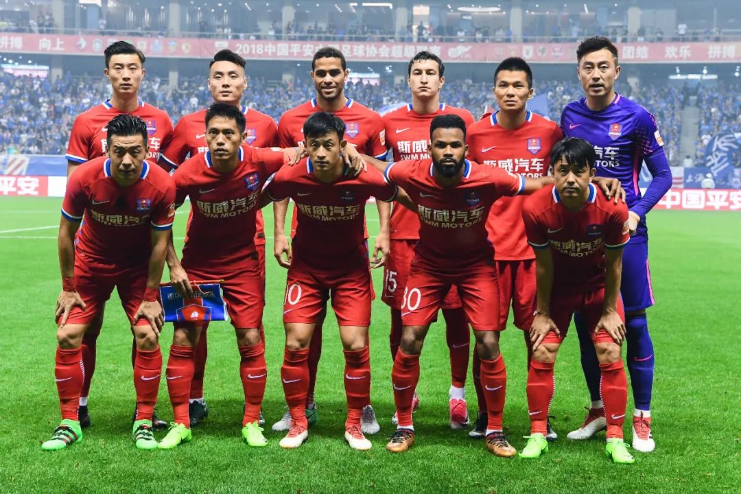 弗兰克：我不认为西蒙斯犯规是红牌，第二个失球也是重大误判（弗兰克直言西蒙斯犯规不应吃红，第二个失球亦为严重误判）