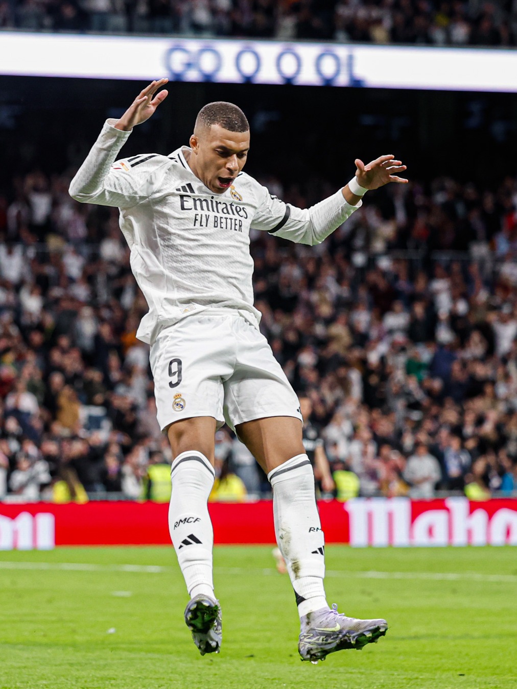 意媒：因西涅优先考虑加盟拉齐奥，他正等待俱乐部的明确信号